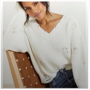 NWT 525 Distressed White Women's Sweater